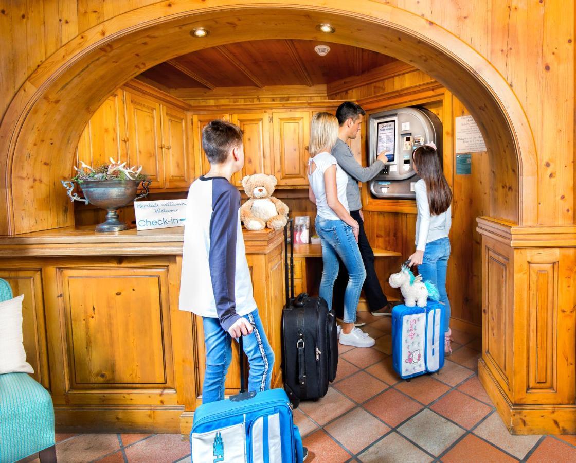 Hotel Oberland Triesenberg ภายนอก รูปภาพ