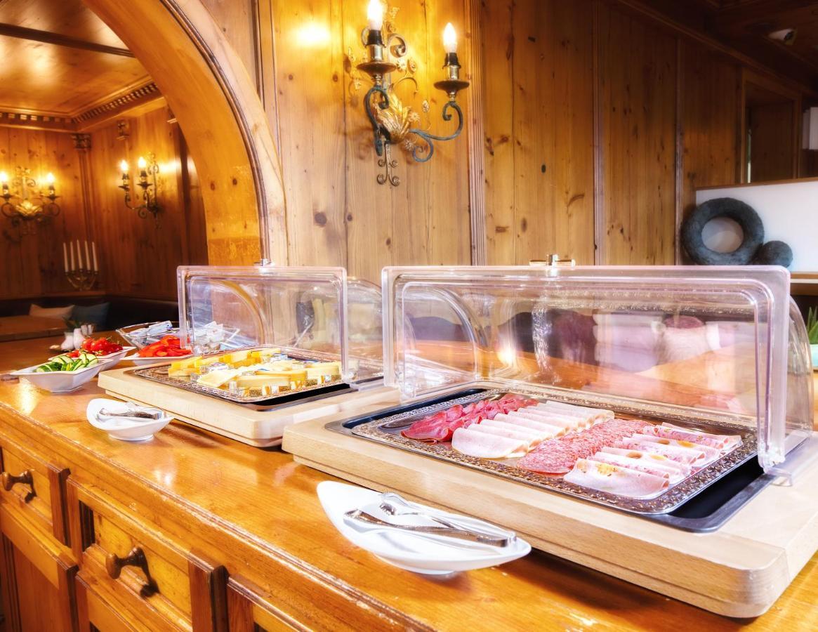 Hotel Oberland Triesenberg ภายนอก รูปภาพ