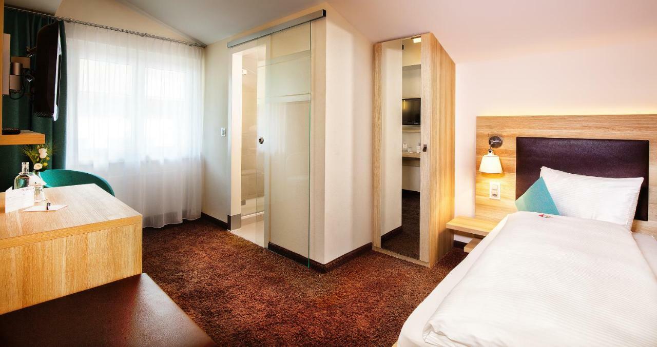 Hotel Oberland Triesenberg ภายนอก รูปภาพ