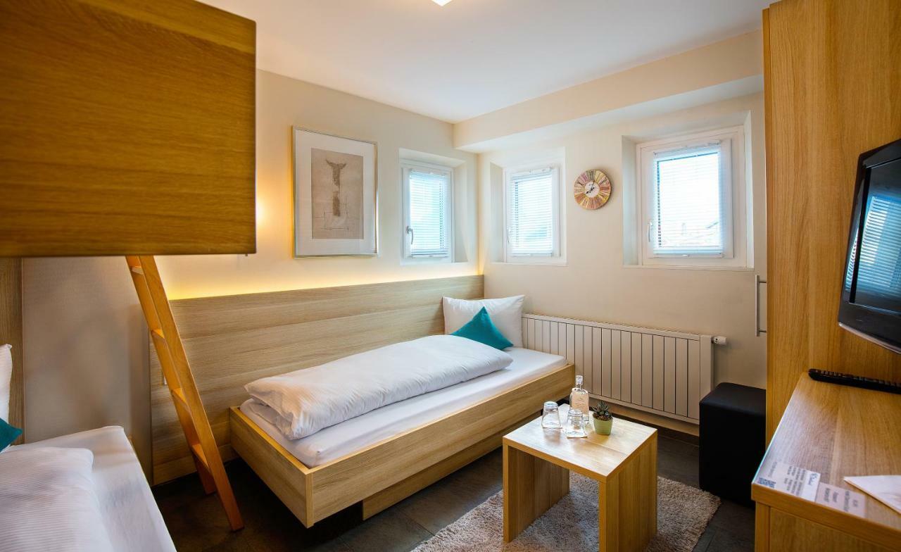 Hotel Oberland Triesenberg ภายนอก รูปภาพ