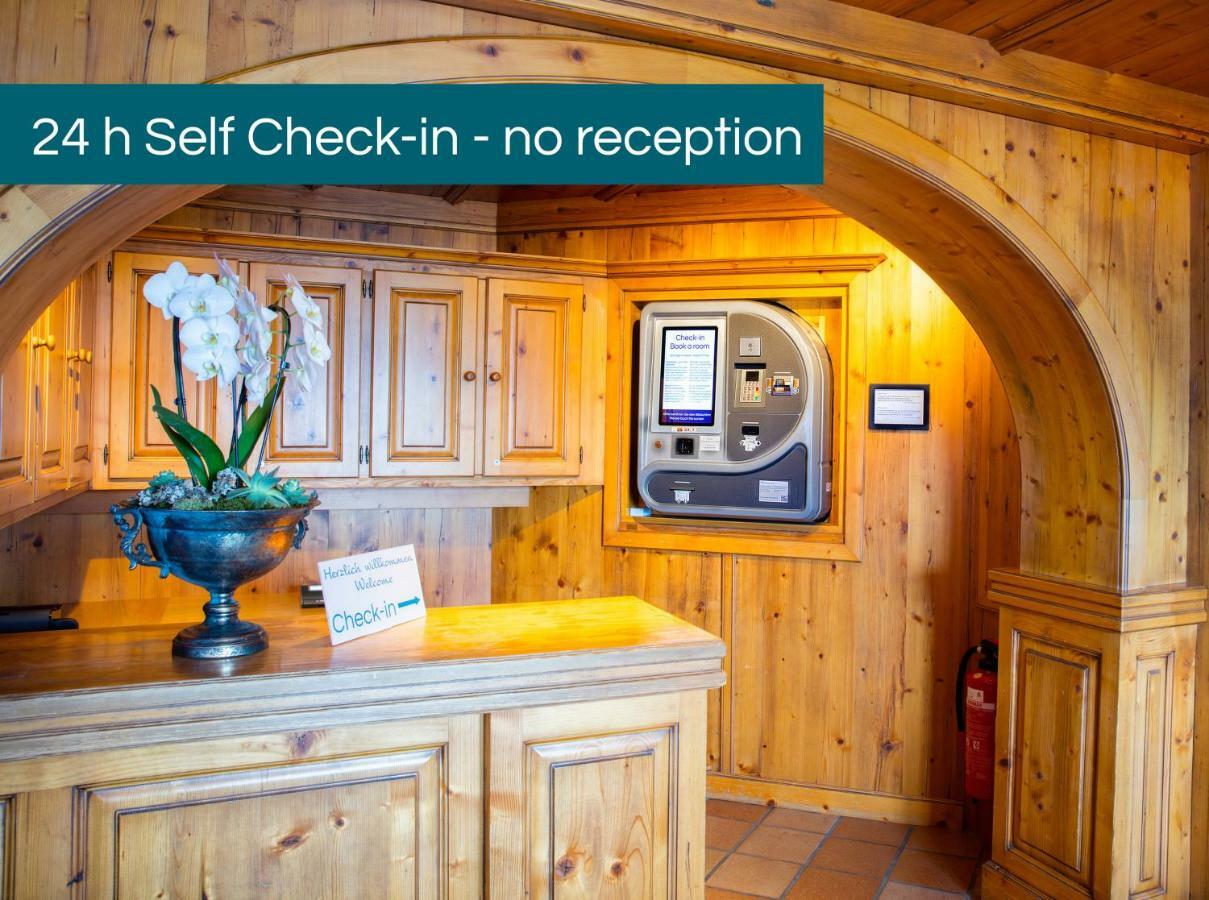 Hotel Oberland Triesenberg ภายนอก รูปภาพ