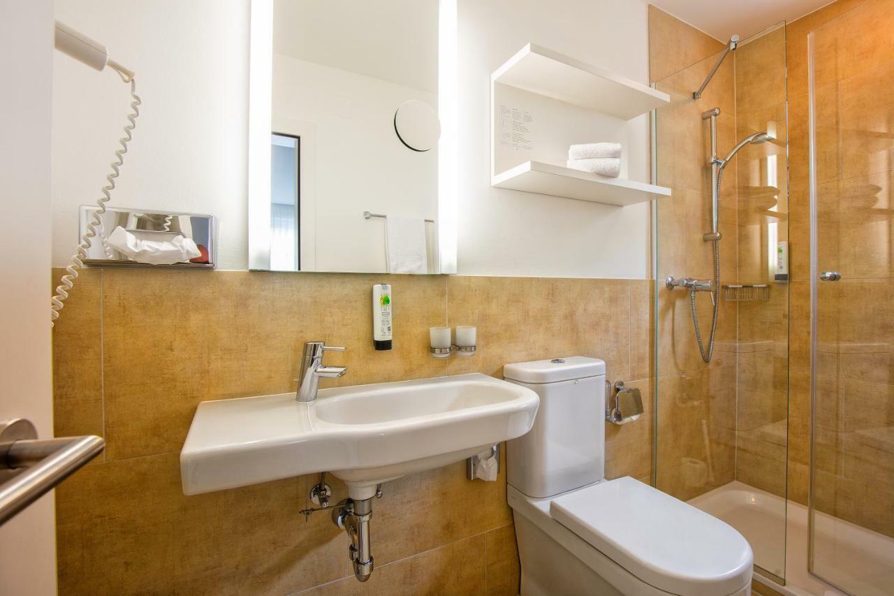 Hotel Oberland Triesenberg ภายนอก รูปภาพ