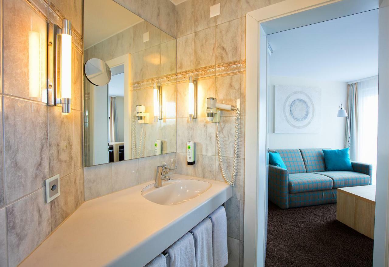 Hotel Oberland Triesenberg ภายนอก รูปภาพ